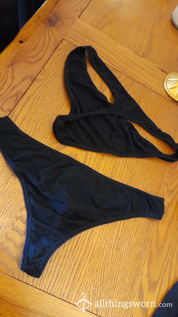 2x Pairs Of Black Thongs, UK Size 20