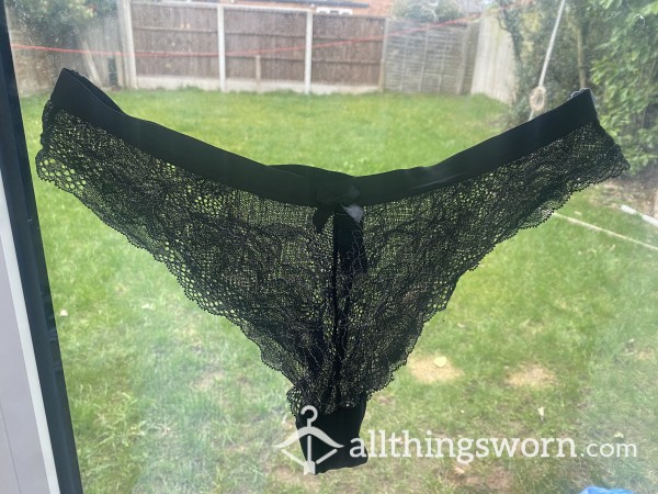 48 Day Wear Lacey Black Knickers.