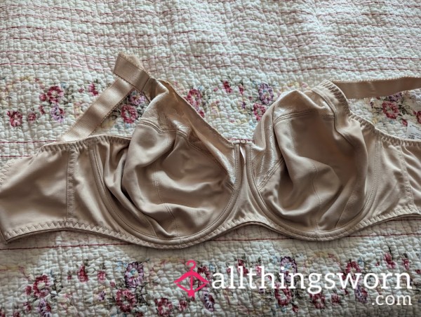 30L// Beige Flowery Lace Bra