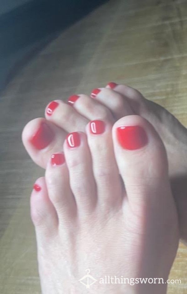 5 Pretty Feet Pics