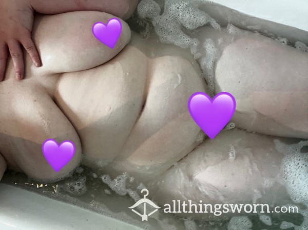 Bathtub Pics 💜😉