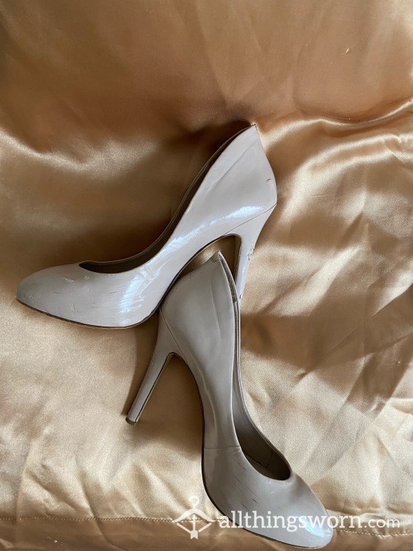 BCBG Paris Nude Pumps | Size 8.5 W