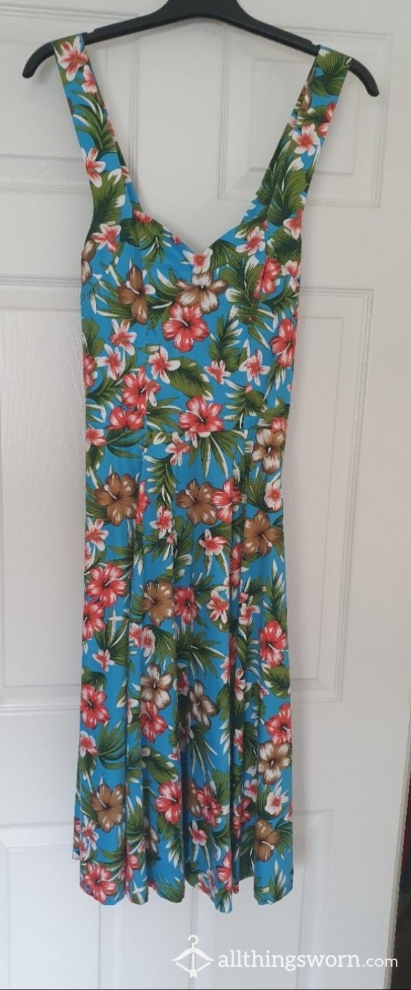 Beautiful Vintage Flor*l Dress