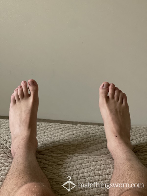 Video Of Bf C*mming On My Feet