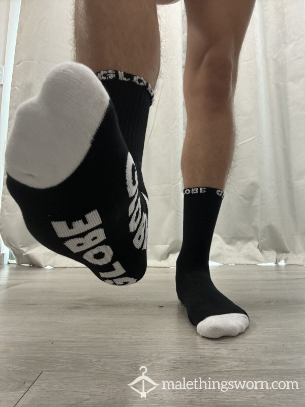 BLACK N WHITE GLOBE SOCKS