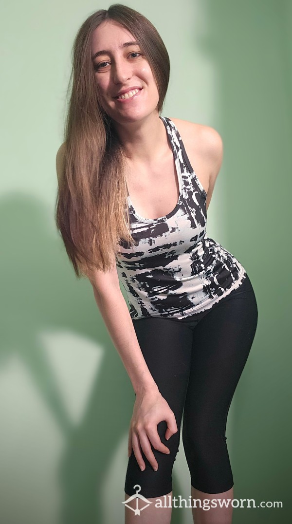 Black And White Workout Outfit, Leggings And Tank Top