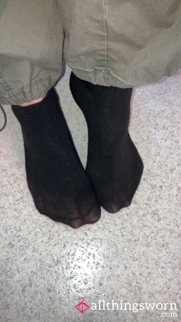 BLACK ANKLE SOCKS