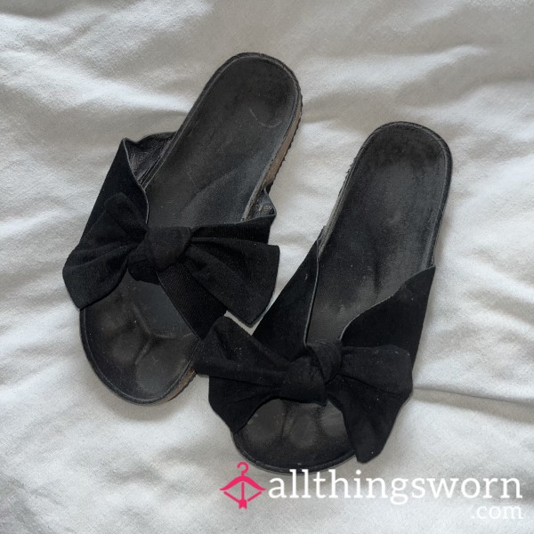 Black Bow Sliders Sandals Used Well Worn