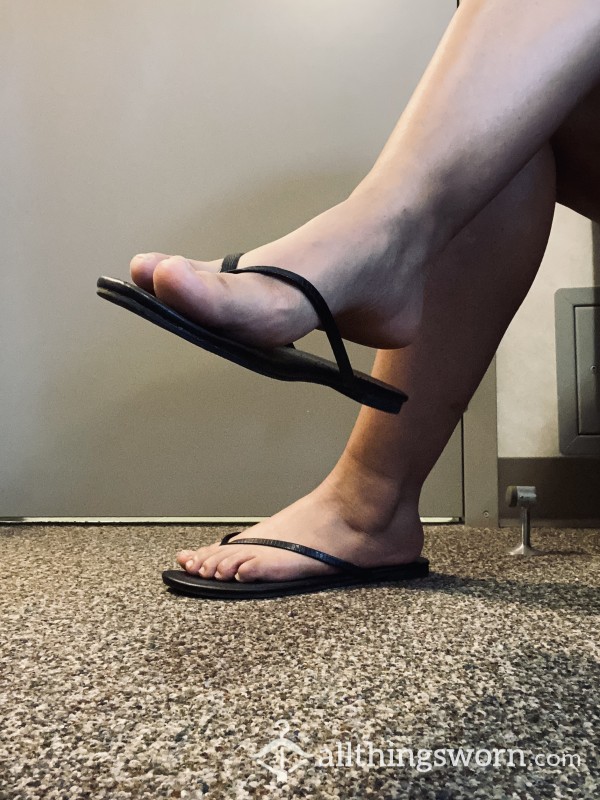 Black Flip Flops/sandals