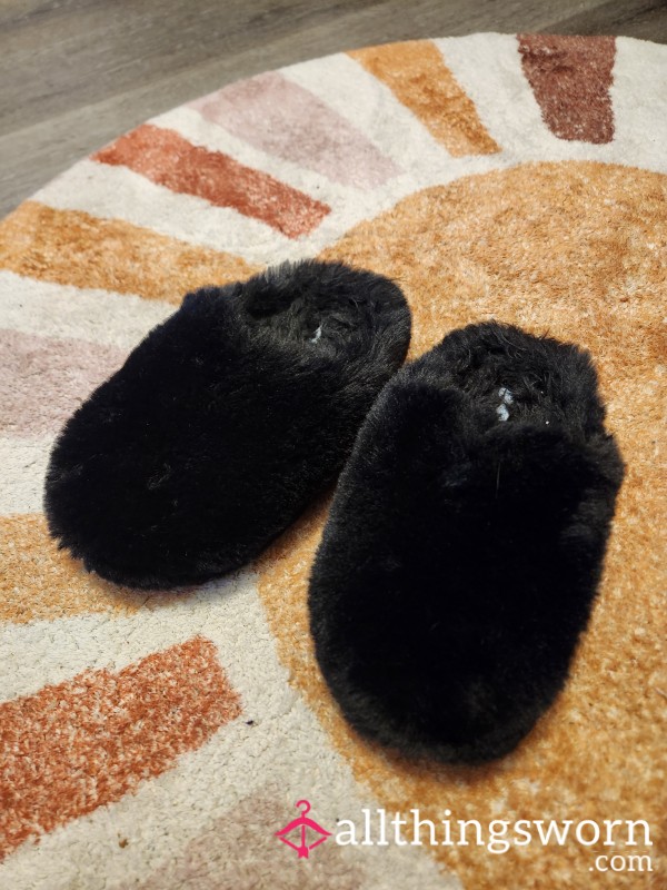 Black Fluffy Slippers