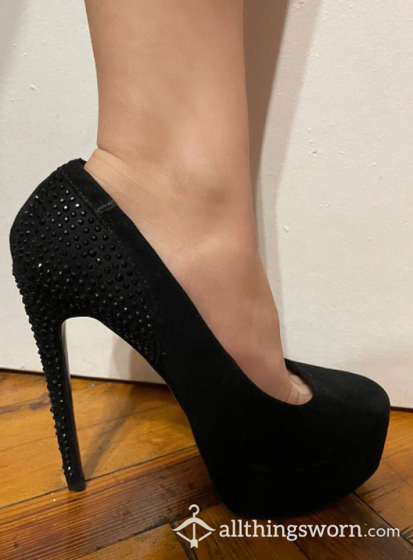 BLACK HIGH HEELS