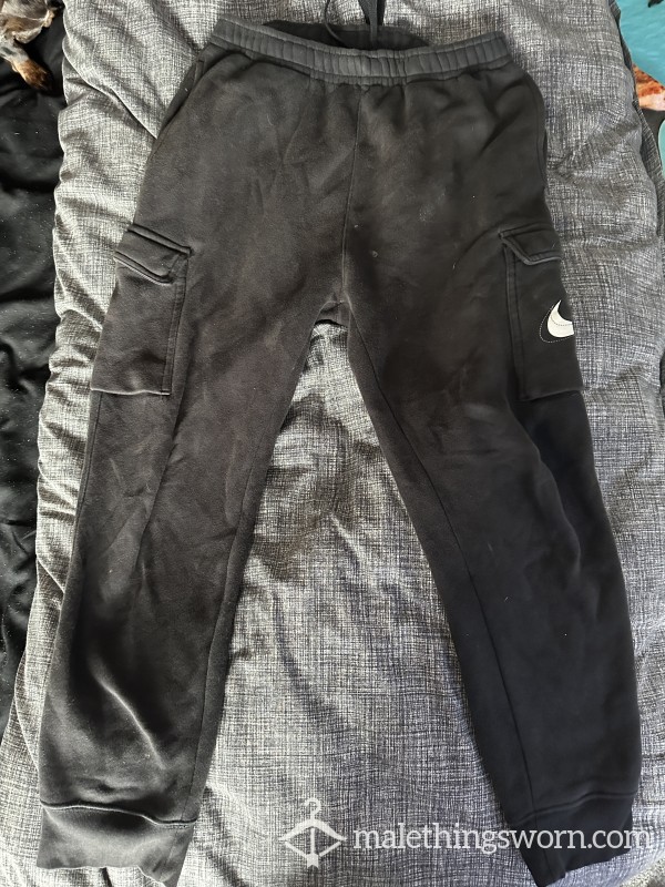 (SALE - £10 Off) Black Nike Cargo Joggers/Sweatpants - Size M