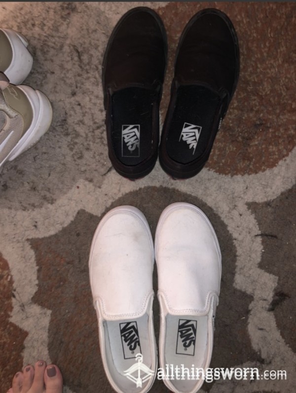 BLACK OR WHITE VANS