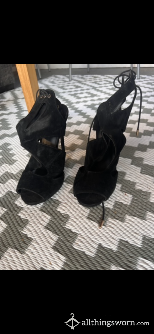 Black P**p Toe Heels