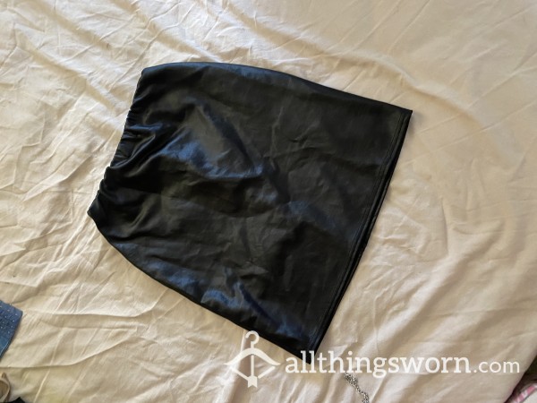 Black Short  Stretchy Skirt