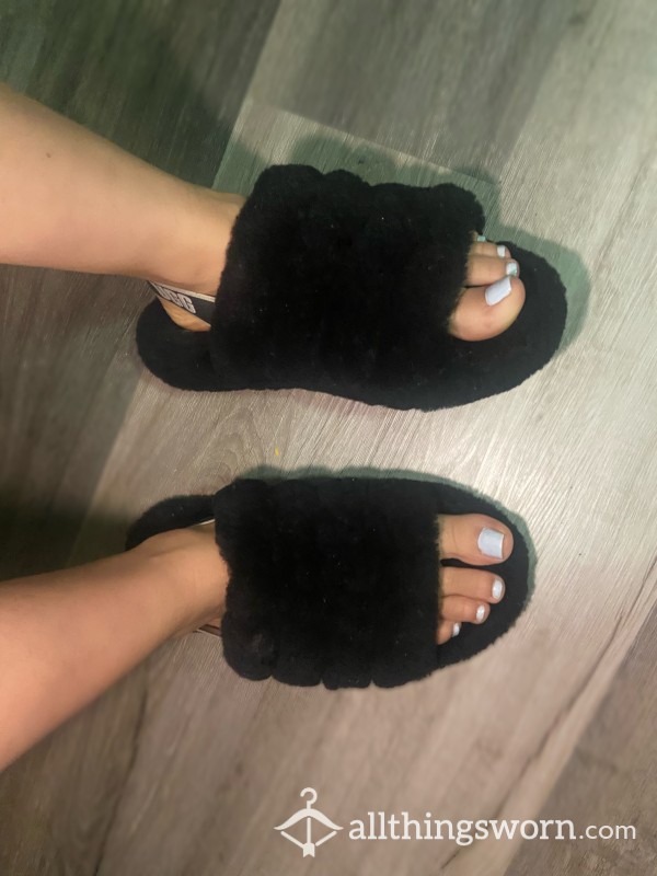 BLACK UGG SLIPPERS 🩰💦🖤