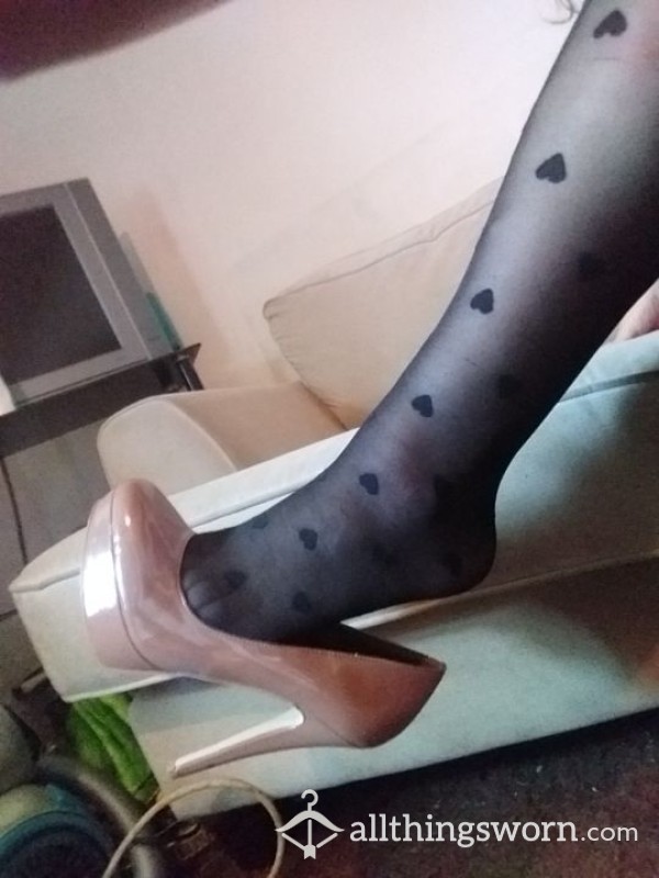 Black With Hearts Tights 40 Denier .