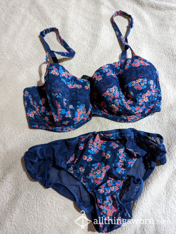 Boux Avenue Blue & Flowers Set