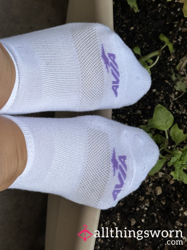 Brand New White Athletic Ankle Socks