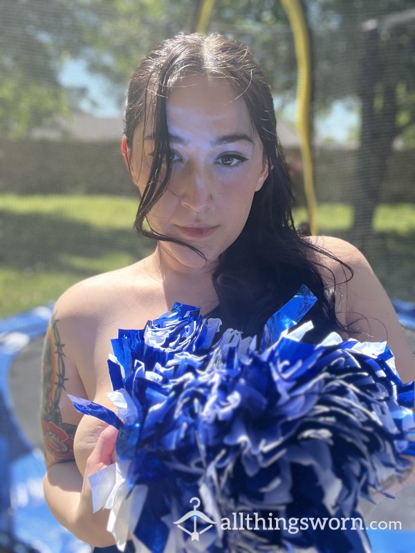 Cheerleader Jumping On My Trampoline Topless 📣