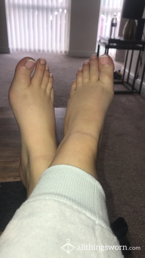 Custom Feet Pics