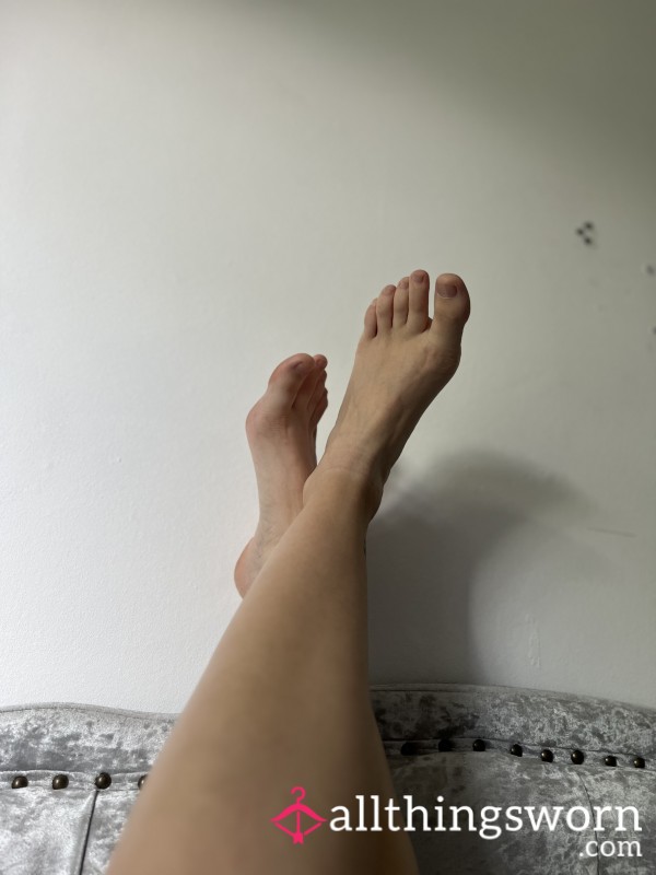 Custom Feet Pictures