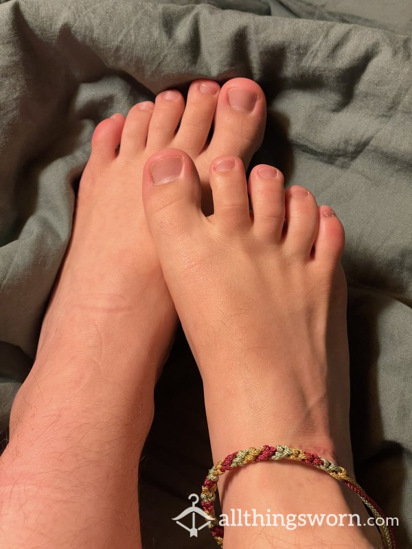 Feet And Hairy Leg Video