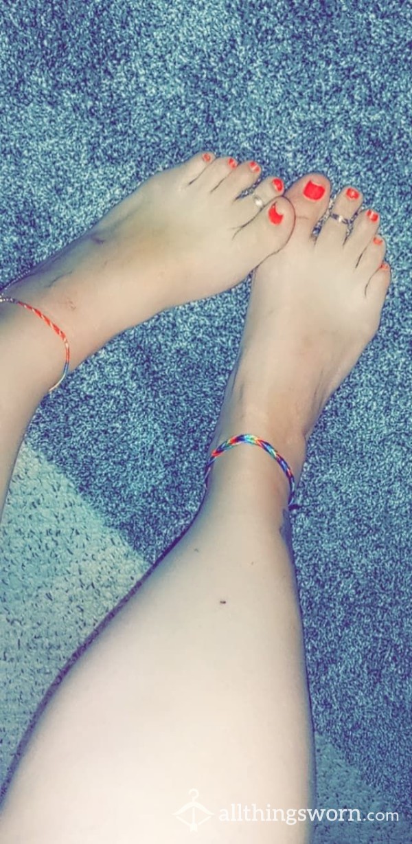 Cute, Suckable Toesies.