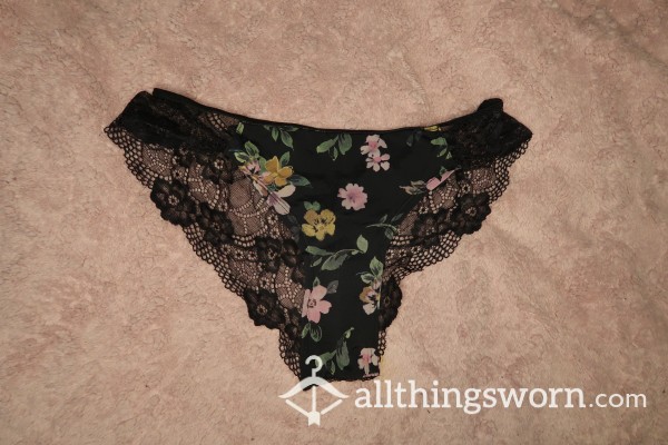 Cute, Worn Out Flor*l Panties With Lace B*m