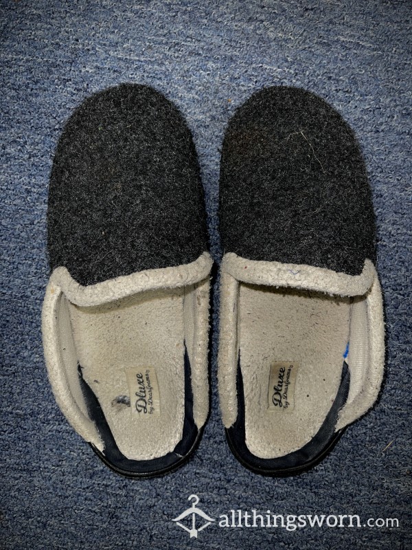 [SALE] Gross Slippers