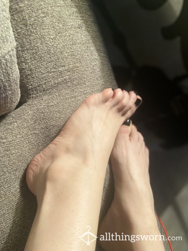 Do You Like Big Feet? 🦶🏻