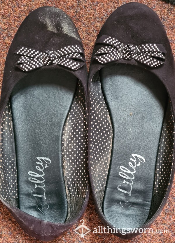 Exceedingly Well Worn Size 8 Flats