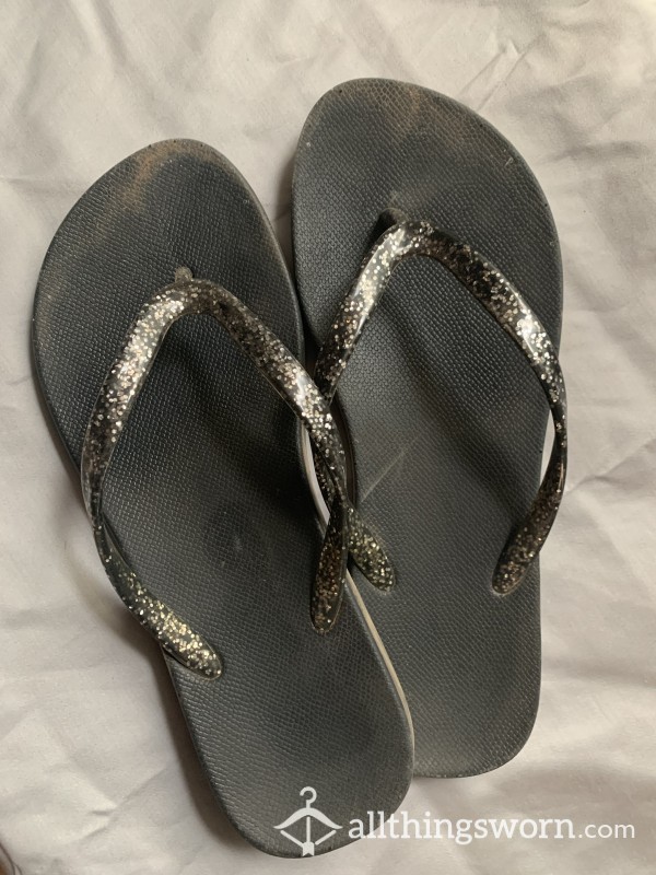 Extra Dirty Toe Imprinted Flip Flops