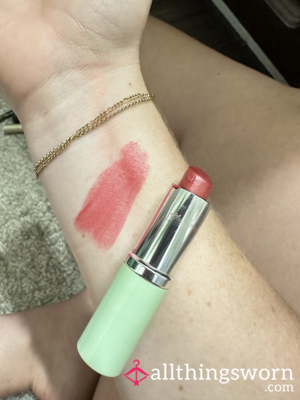 FAVORITE Worn Lipstick