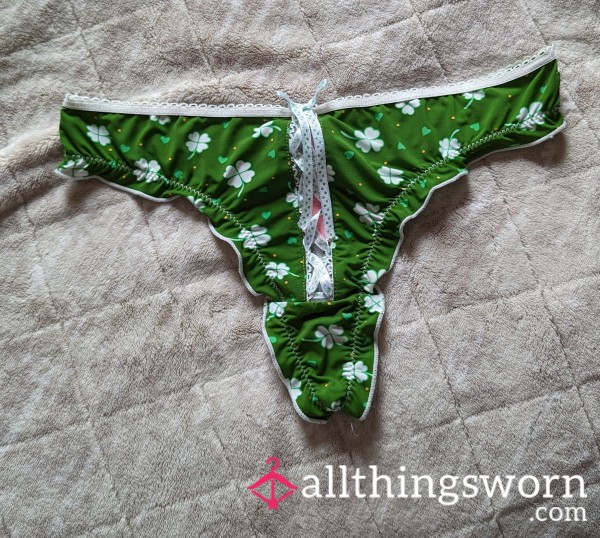 Feeling Lucky?😝 Cute Green Clover Thongs 🍀🍀