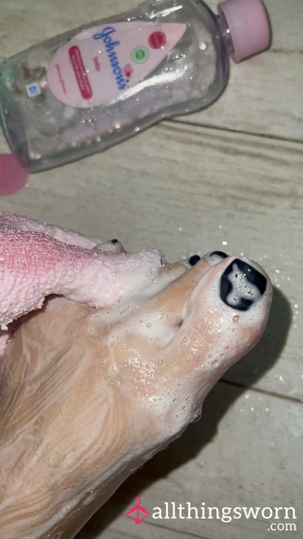 Feet Scrubbing ASMR 🙈💋💦👣🧼 Short Version