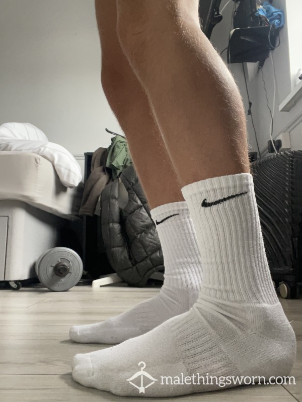 FILTHY WHITE NIKE SOCKS