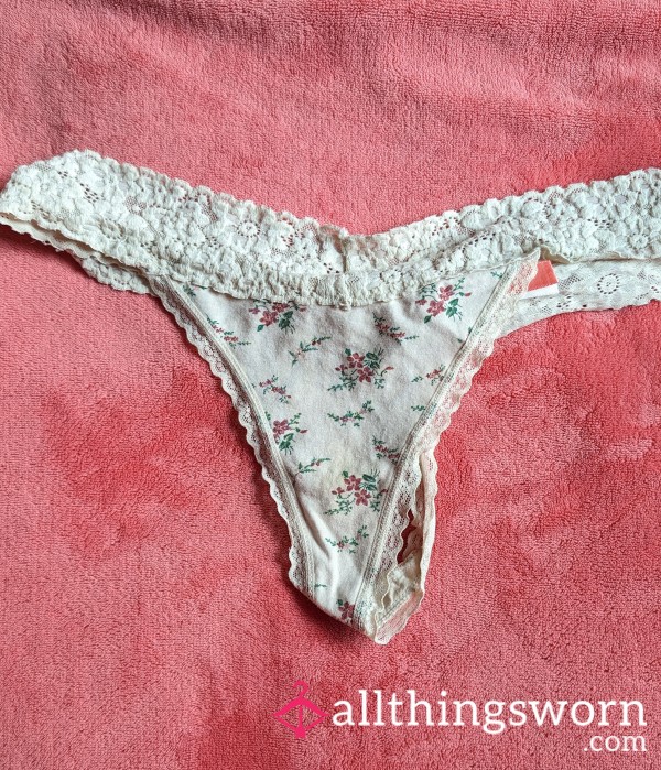 💐🤍Flor*l Front All Lace Sides And Back Thong 🥵