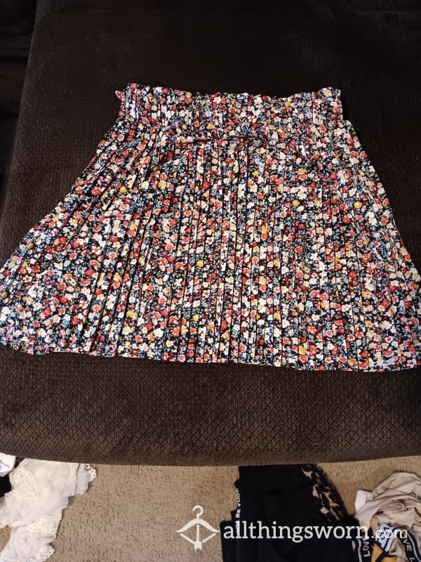 Flor*l Pattern Secretary Skirt