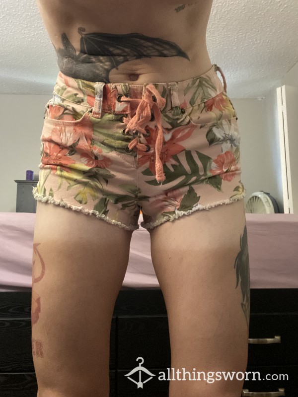 ON SALEFlower Shorts.