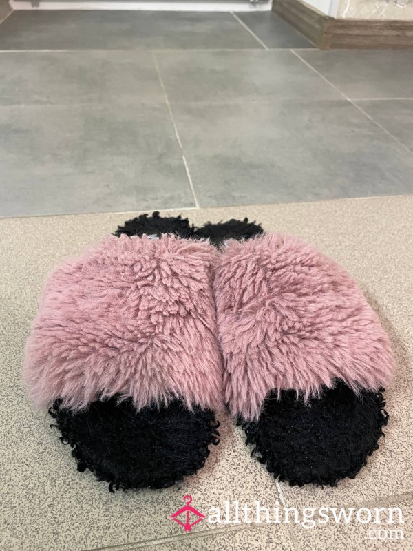 Fluffy Slippers🌸