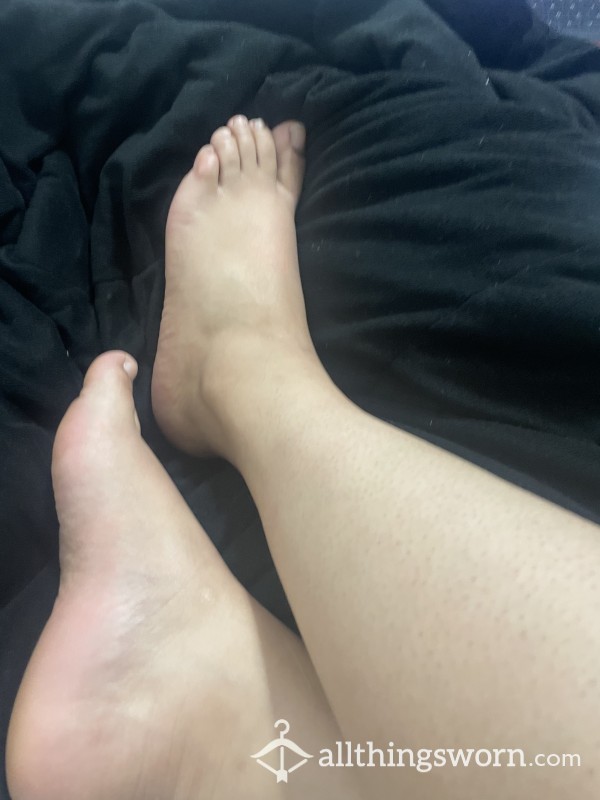 Foot Ma**age With Lotion