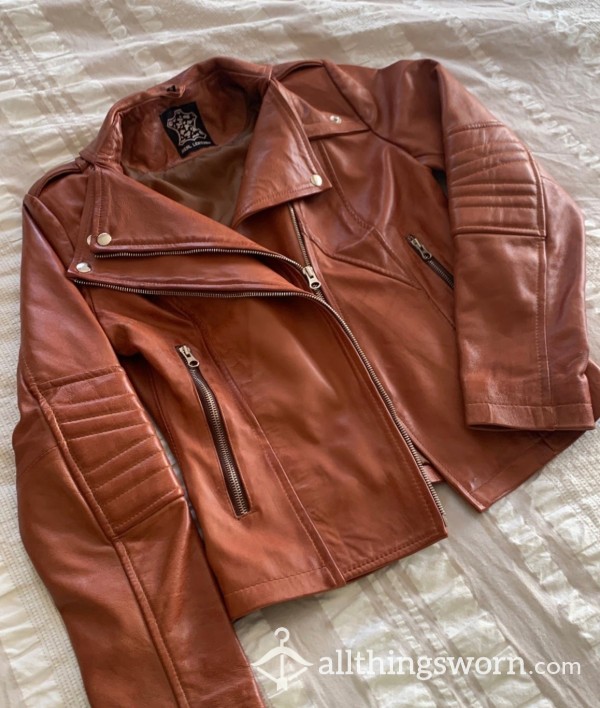 😘🥵🔥SO HOT!! Intense, Fun!!  For A Serious, No Nonsense Buyer Who Will Have A Forever Item Of Mine!! 😘🥵😍 100% Genuine Leather!! Gorgeous In Every Way, A Jenna Cla**ic. 😘🥵🔥😍