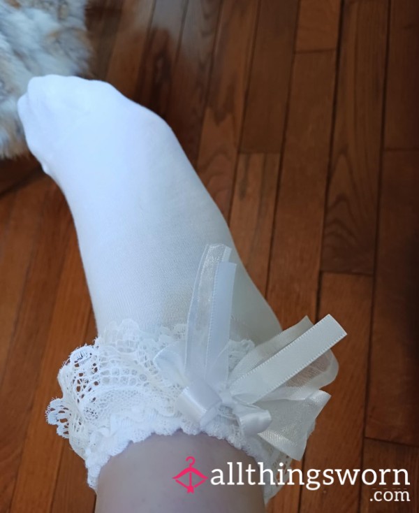 Frilly Bow White Socks