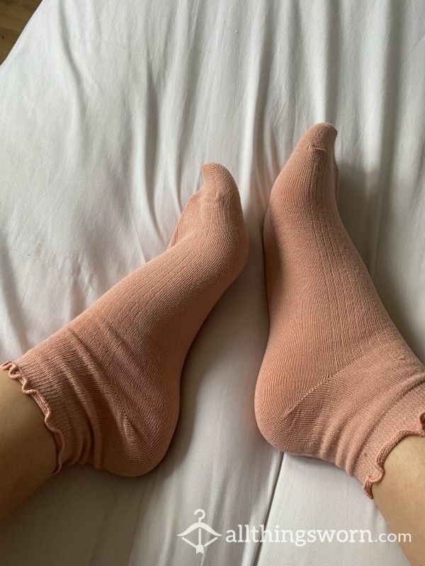 Frilly Pink Ankle Socks, 48hr Wear 🧦