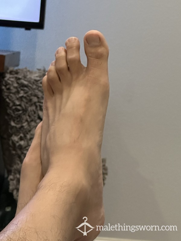 Four Fun Feet Pics