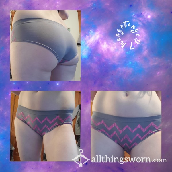 🤍Gray Panties With Hot Pink Design 💗