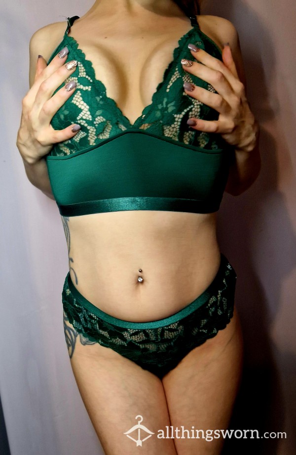 Green Lace Set