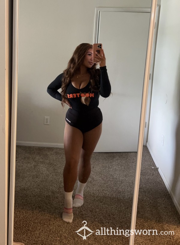 HOOTERS BARTENDER UNIFORM (long Sleeve)