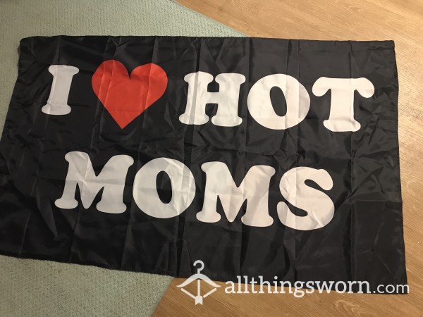 I Love Hot Moms Tapestry